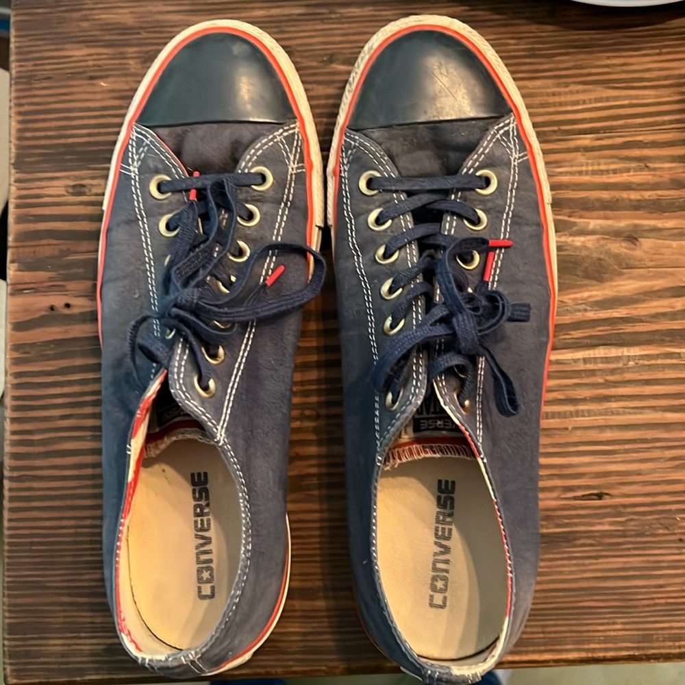 Men’s Converse Size 9